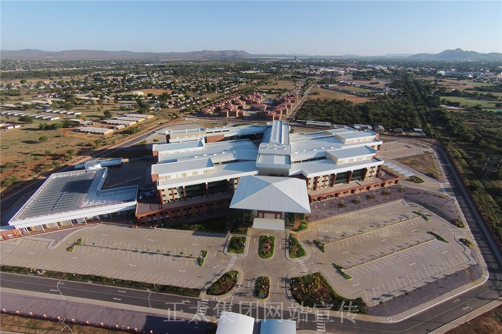 博茨瓦纳大学450床位教学医院工程，工程造价14亿元人民币，荣获中国建设工程鲁班奖（境外工程）.jpg