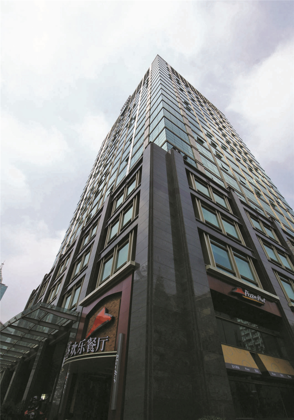18上海盛高国际大厦工程，建筑面积41759平方米，地下1层，地上34层，获江苏省扬子杯.jpg